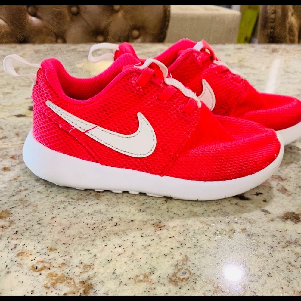 Toddler Nike Sneakers-Great condition